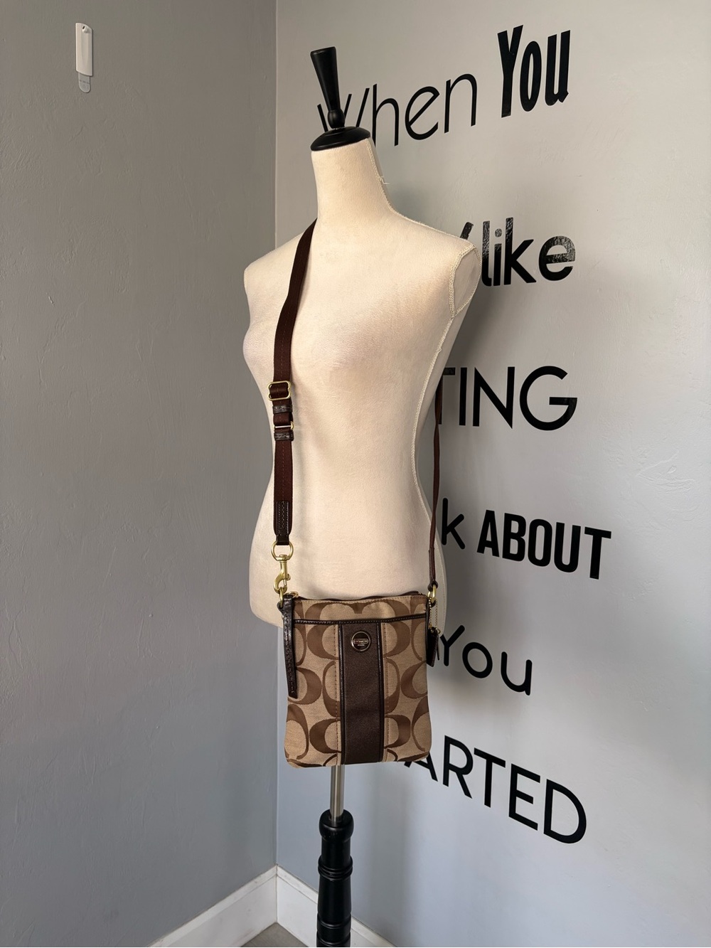 EUC Coach Brown Signature Canvas Messenger Crossbody with Dark Brown Trim